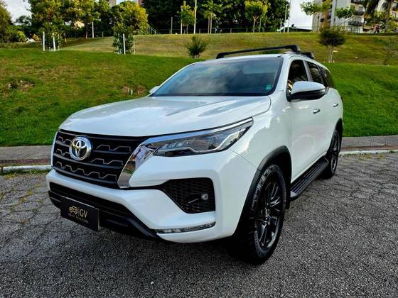 TOYOTA HILUX SW4 2.7 VVT-i FLEX SRV 7L 4X2 AUTOMÁTICO